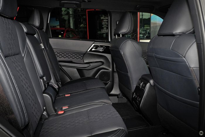 2025 Mitsubishi Outlander PHEV GSR