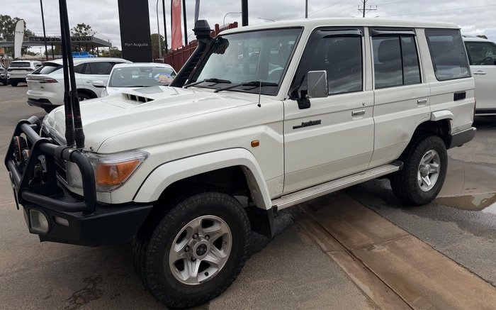 2022 Toyota Landcruiser GXL