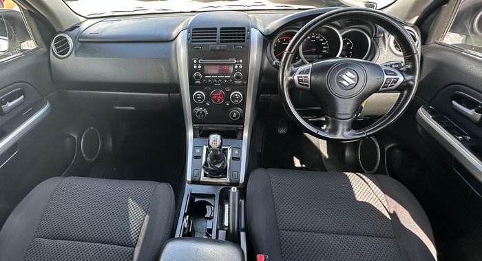 2011 Suzuki Grand Vitara (4x4)