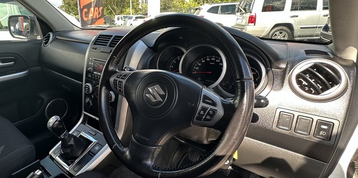 2011 Suzuki Grand Vitara (4x4)