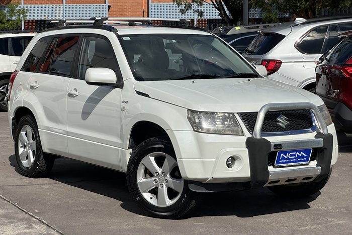 2011 Suzuki Grand Vitara (4x4)