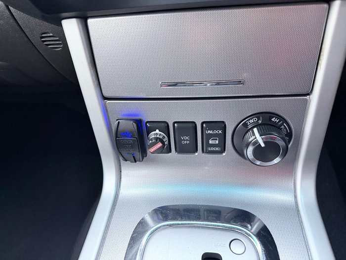 2013 Nissan Navara ST D40 Series 6 4X4 Dual Range Silver Lightning