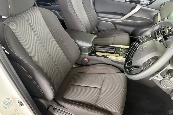 2024 Mitsubishi Eclipse Cross PHEV ES