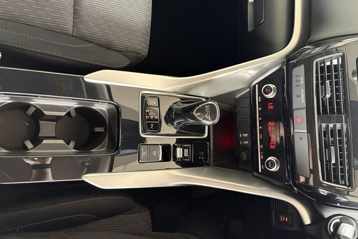 2024 Mitsubishi Eclipse Cross PHEV ES