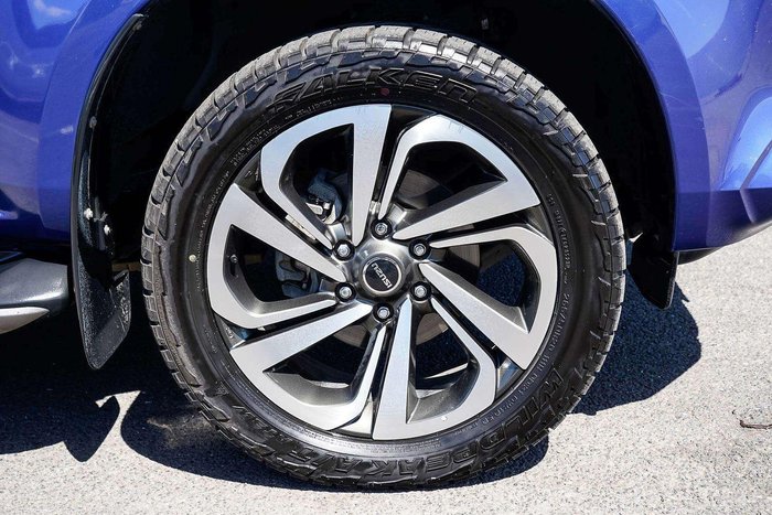 2021 Isuzu MU-X LS-T