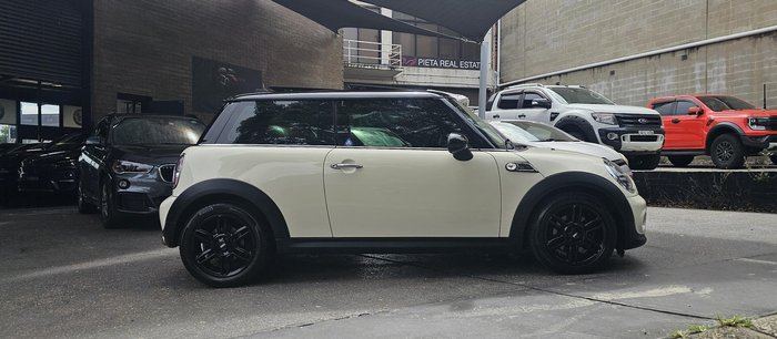 2013 MINI Hatch Cooper D Baker Street R56 LCI Pepper White