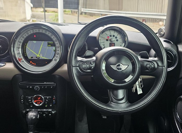 2013 MINI Hatch Cooper D Baker Street R56 LCI Pepper White