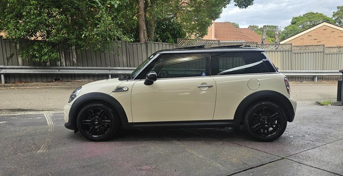 2013 MINI Hatch Cooper D Baker Street R56 LCI Pepper White