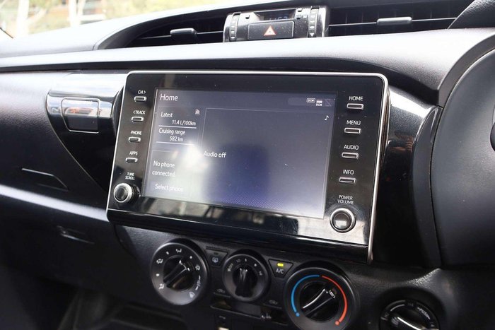 2022 Toyota Hilux SR