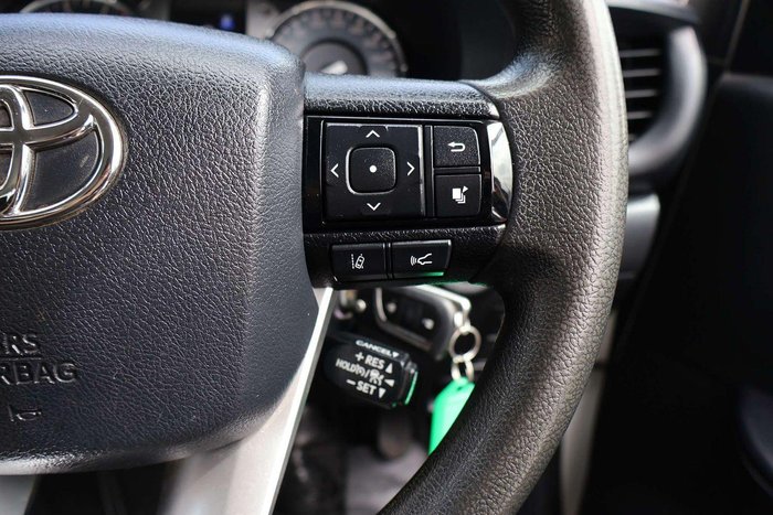 2022 Toyota Hilux SR