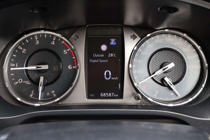 2022 Toyota Hilux SR