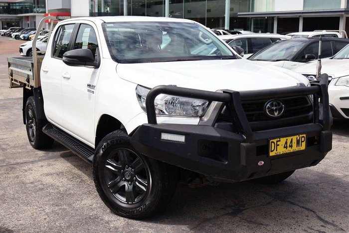 2022 Toyota Hilux SR