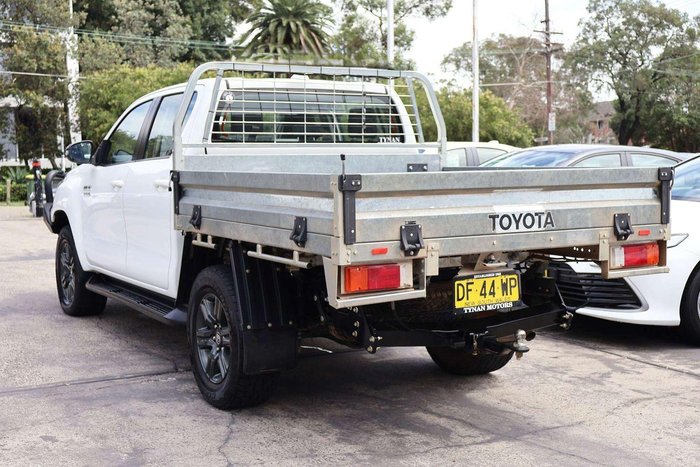 2022 Toyota Hilux SR