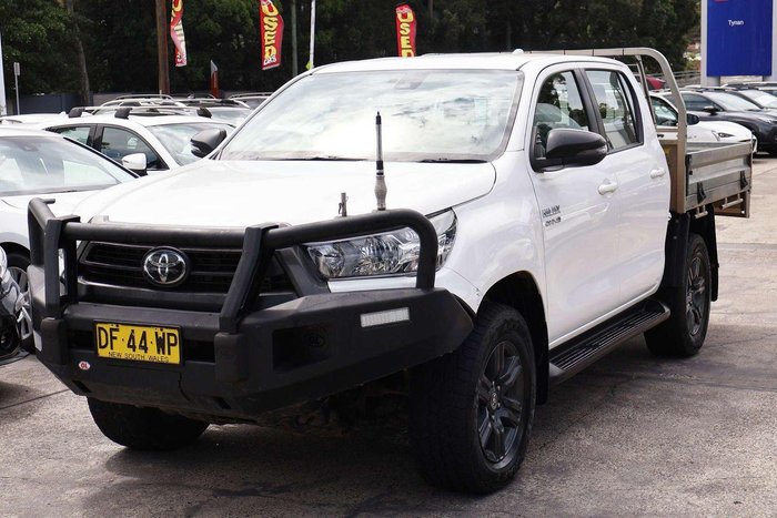 2022 Toyota Hilux SR