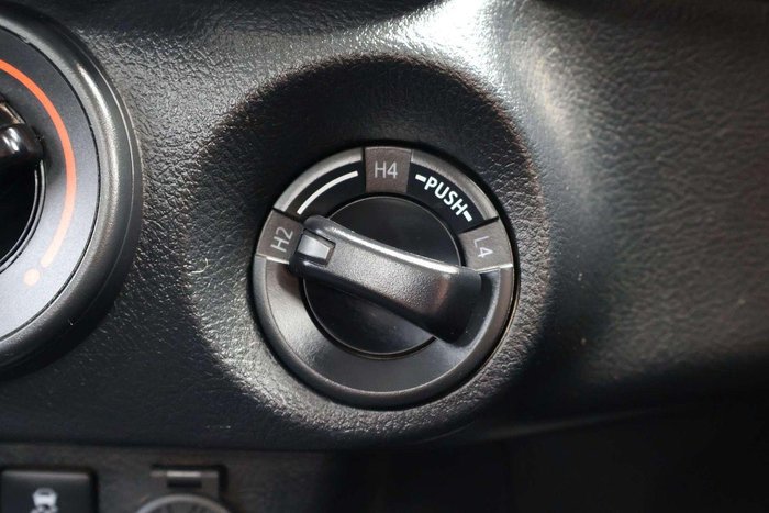 2022 Toyota Hilux SR