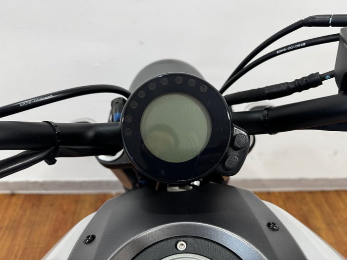 2019 Yamaha XSR700 SILVER