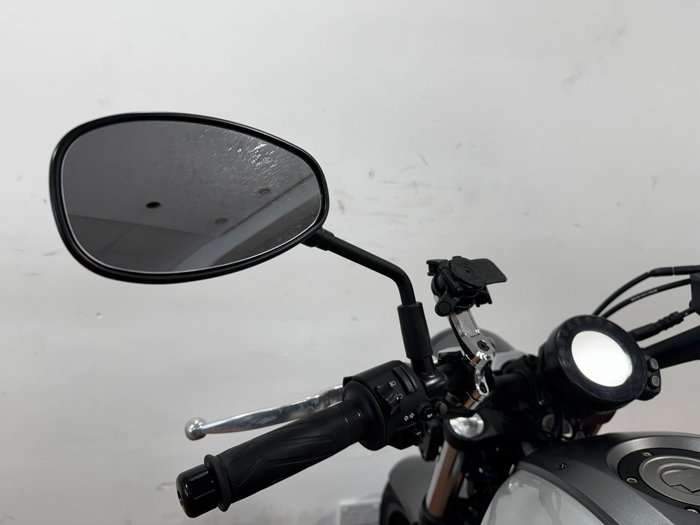 2019 Yamaha XSR700 SILVER