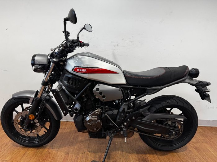 2019 Yamaha XSR700 SILVER
