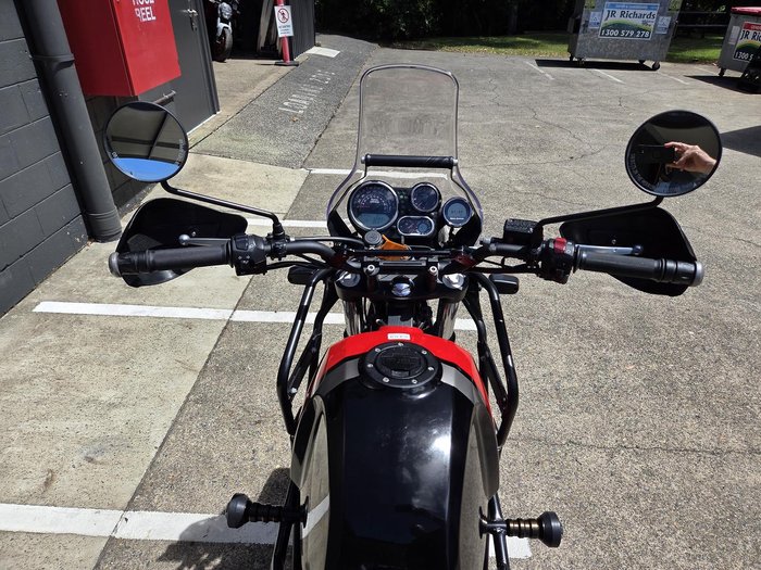 2022 Royal Enfield Himalayan E5 Mid