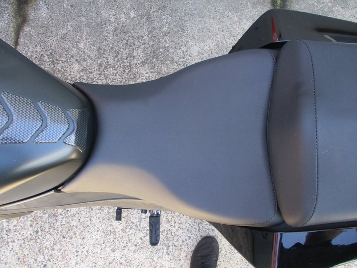 Honda 2015 Honda 300cc CBR300RFUSE BLACK