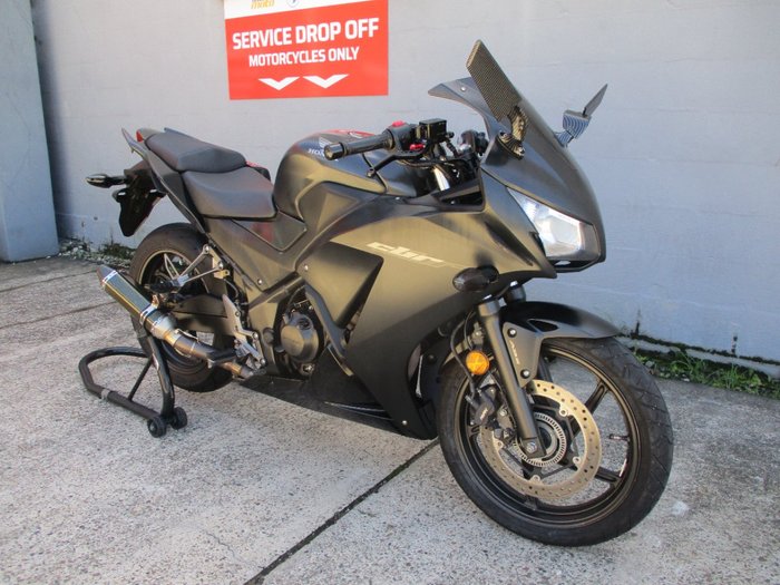Honda 2015 Honda 300cc CBR300RFUSE BLACK