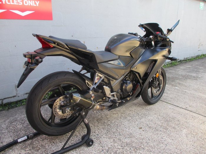Honda 2015 Honda 300cc CBR300RFUSE BLACK