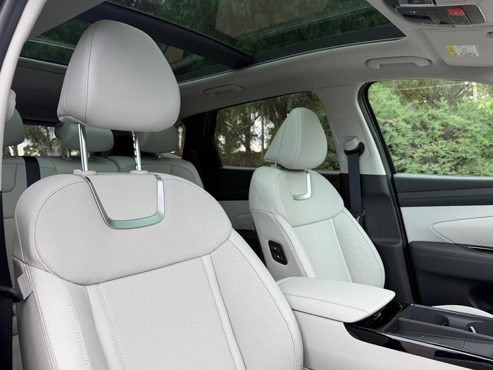 2026 Hyundai Tucson Hybrid Premium