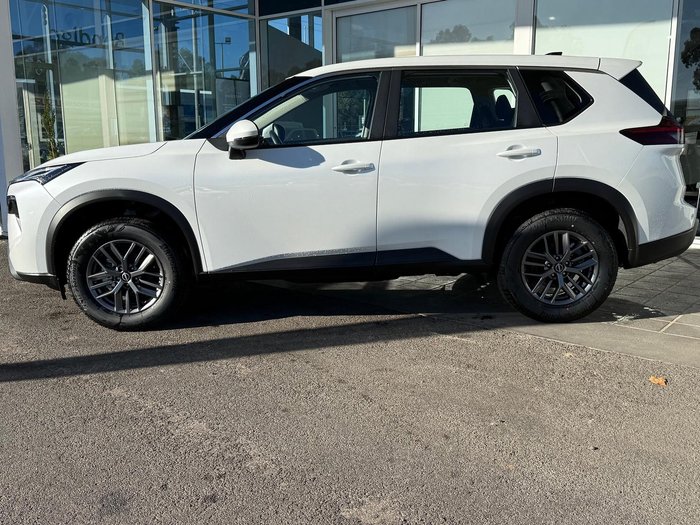 2025 Nissan X-TRAIL ST