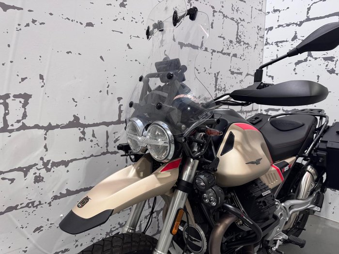 2021 Moto Guzzi V85 TT Travel V85 Beige