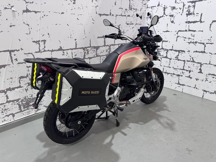 2021 Moto Guzzi V85 TT Travel V85 Beige