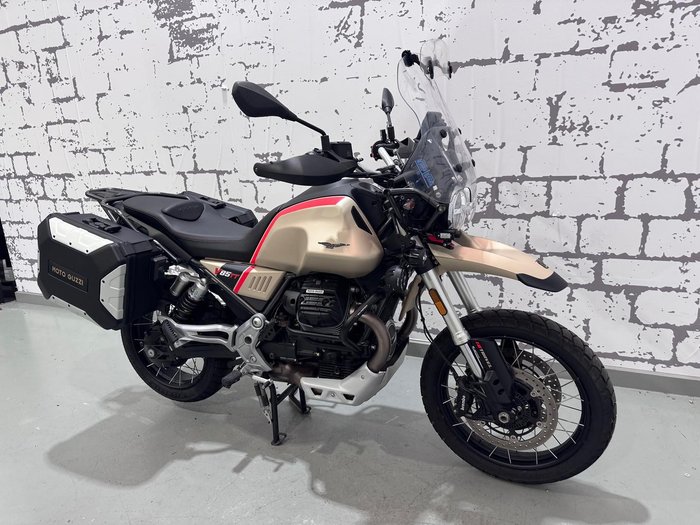 2021 Moto Guzzi V85 TT Travel V85 Beige