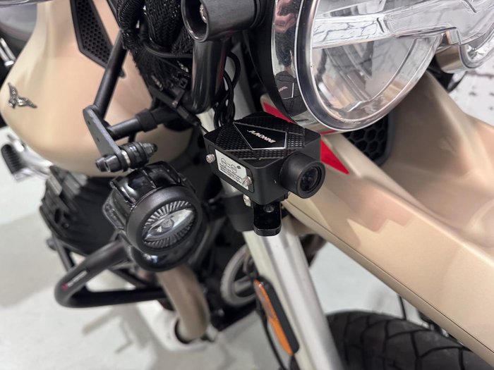 2021 Moto Guzzi V85 TT Travel V85 Beige