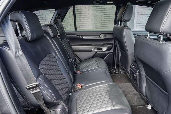 2023 Ford Everest Platinum