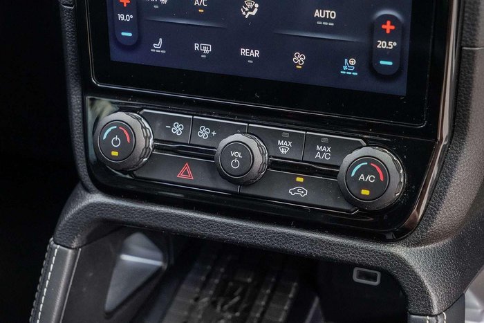 2023 Ford Everest Platinum