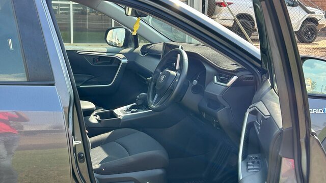2023 Toyota RAV4 Hybrid 2023 Toyota RAV4 Hybrid All Wheel Drive GX With loads of Extra's
