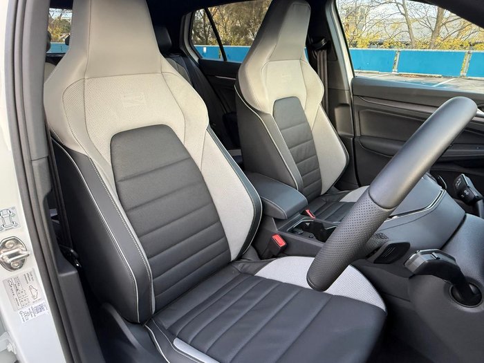 2025 Volkswagen Golf 110TSI R-Line