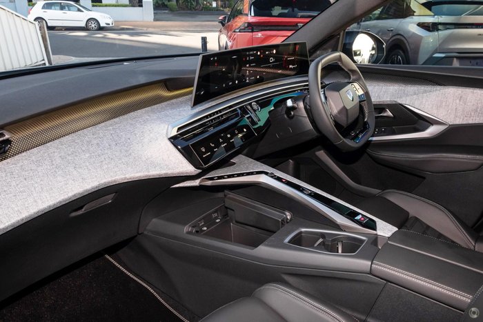 2025 Peugeot 5008 GT Premium Hybrid