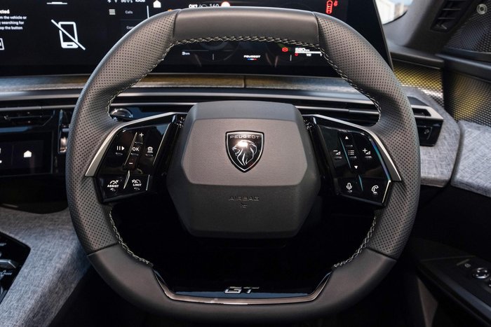 2025 Peugeot 5008 GT Premium Hybrid