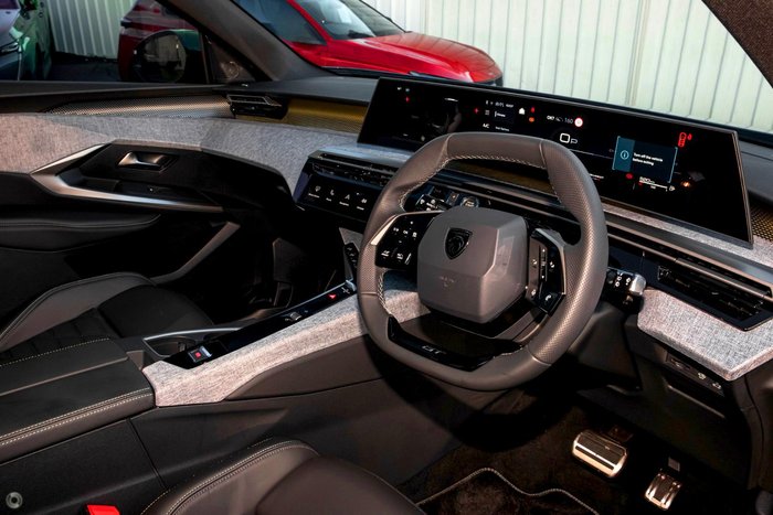 2025 Peugeot 5008 GT Premium Hybrid