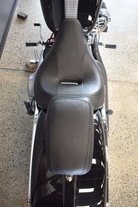 2017 HARLEY-DAVIDSON FXSB SOFTAIL BREAKOUT