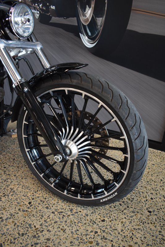 2017 HARLEY-DAVIDSON FXSB SOFTAIL BREAKOUT