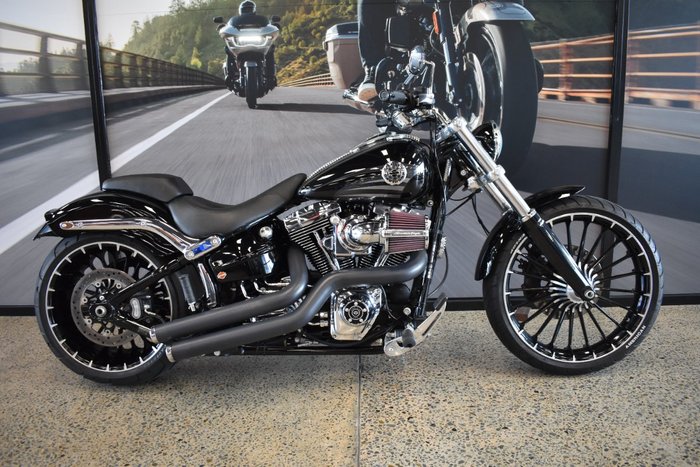 2017 HARLEY-DAVIDSON FXSB SOFTAIL BREAKOUT