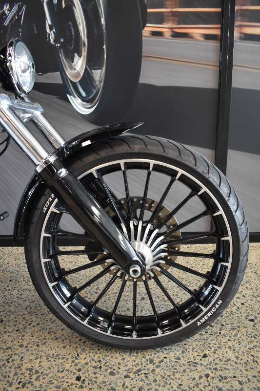 2017 HARLEY-DAVIDSON FXSB SOFTAIL BREAKOUT