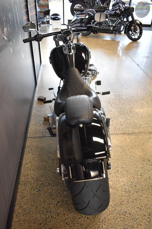 2017 HARLEY-DAVIDSON FXSB SOFTAIL BREAKOUT