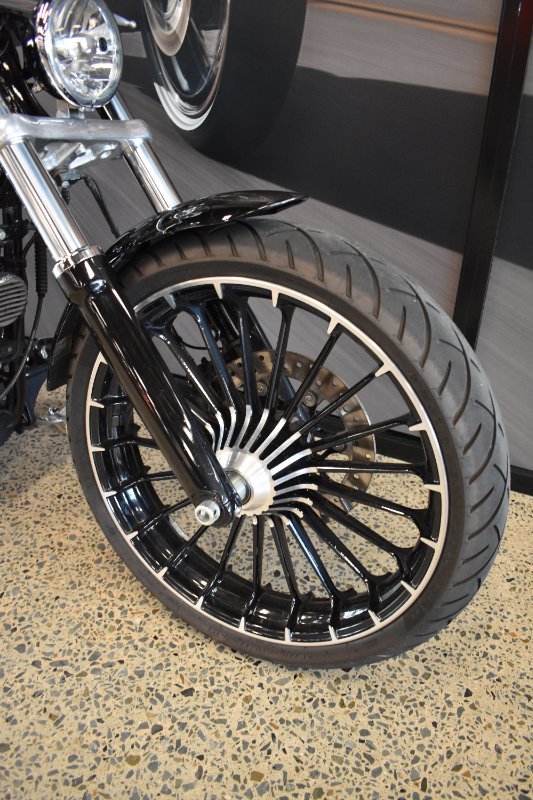 2017 HARLEY-DAVIDSON FXSB SOFTAIL BREAKOUT