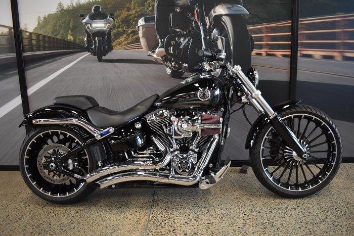 2017 HARLEY-DAVIDSON FXSB SOFTAIL BREAKOUT