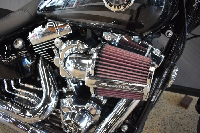 2017 HARLEY-DAVIDSON FXSB SOFTAIL BREAKOUT