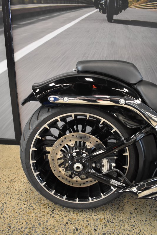 2017 HARLEY-DAVIDSON FXSB SOFTAIL BREAKOUT