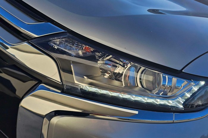 2017 Mitsubishi Outlander LS Safety Pack