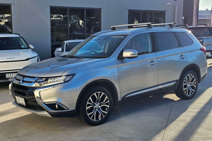 2017 Mitsubishi Outlander LS Safety Pack